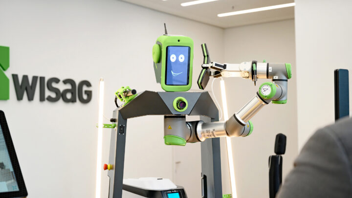 Humanoider Roboter am Empfang der WISAG AG Frankfurt