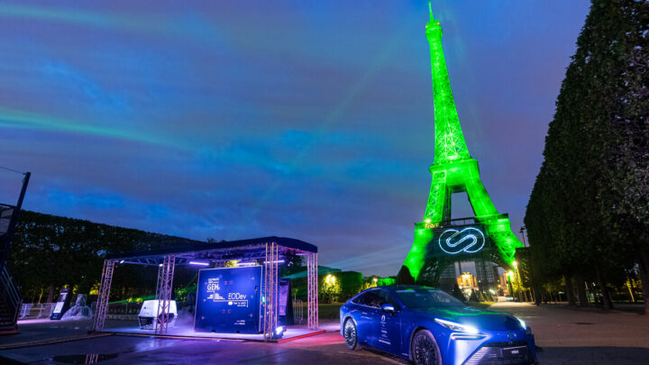 Wasserstoff / Brennstoffzelle Toyota ließ den Eiffelturm grün aussehen